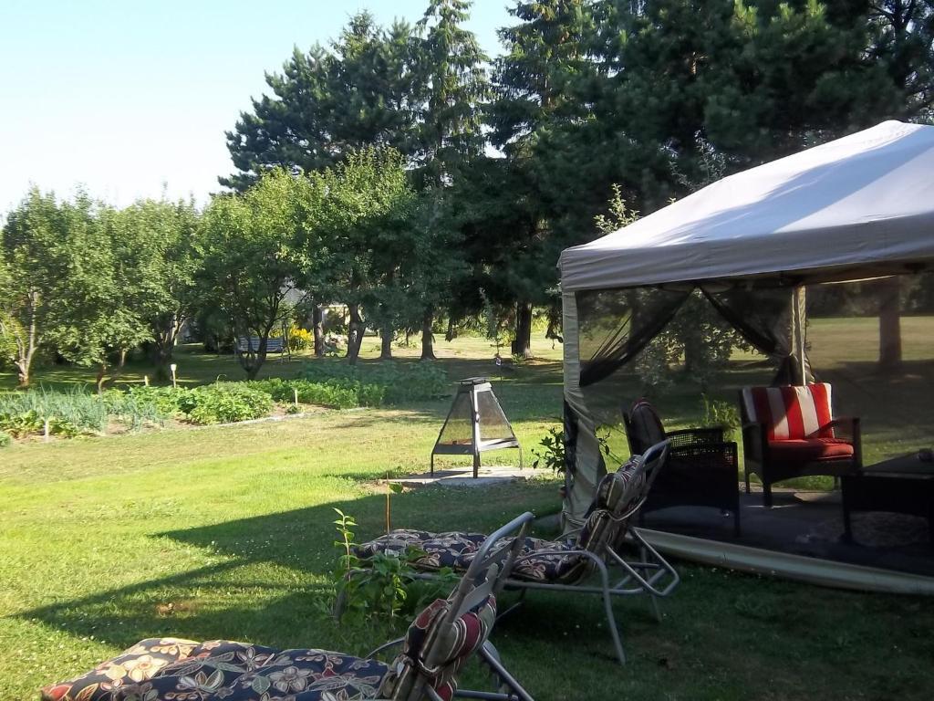 Gite La Halte Du Verger Bed And Breakfast Rivière-du-Loup Екстериор снимка