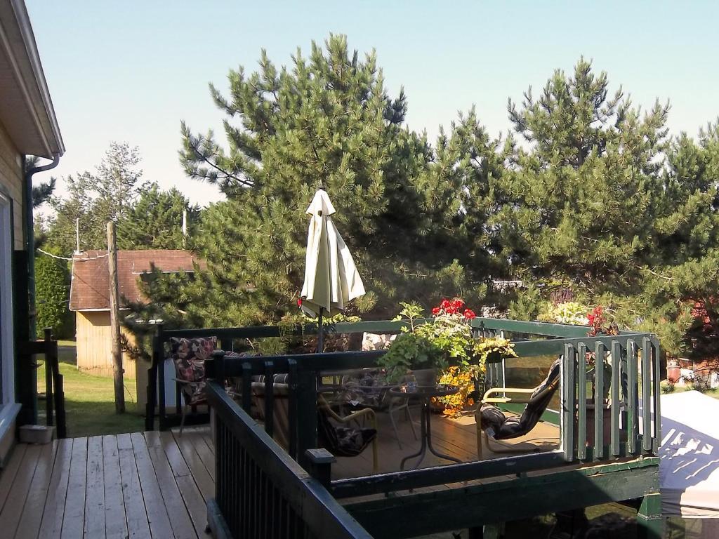 Gite La Halte Du Verger Bed And Breakfast Rivière-du-Loup Екстериор снимка