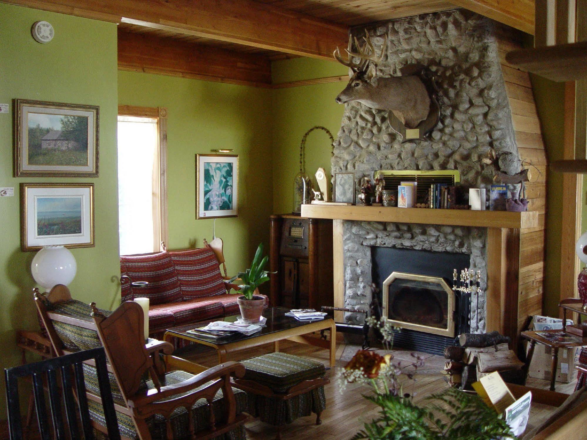 Gite La Halte Du Verger Bed And Breakfast Rivière-du-Loup Екстериор снимка